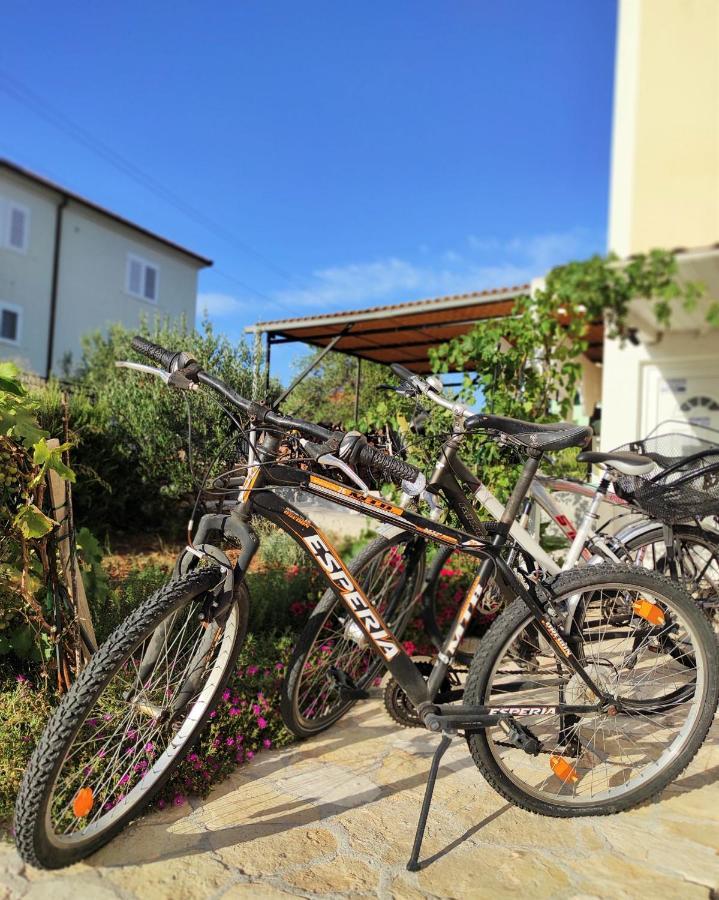 Apartments Barisic Hrvatskih Zrtava 404 Seget Vranjica Trogir Eksteriør bilde
