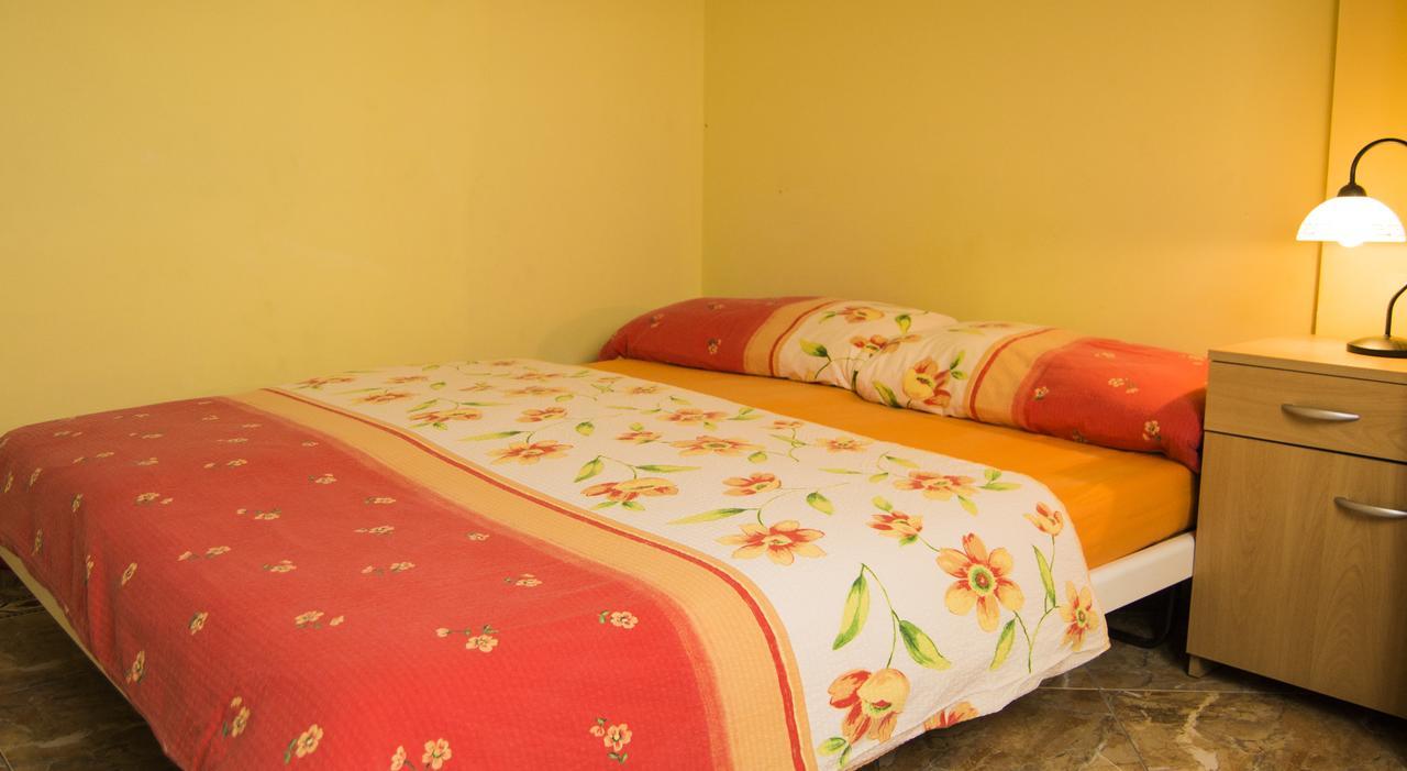 Apartments Barisic Hrvatskih Zrtava 404 Seget Vranjica Trogir Rom bilde