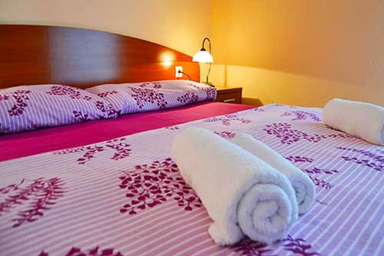 Apartments Barisic Hrvatskih Zrtava 404 Seget Vranjica Trogir Eksteriør bilde