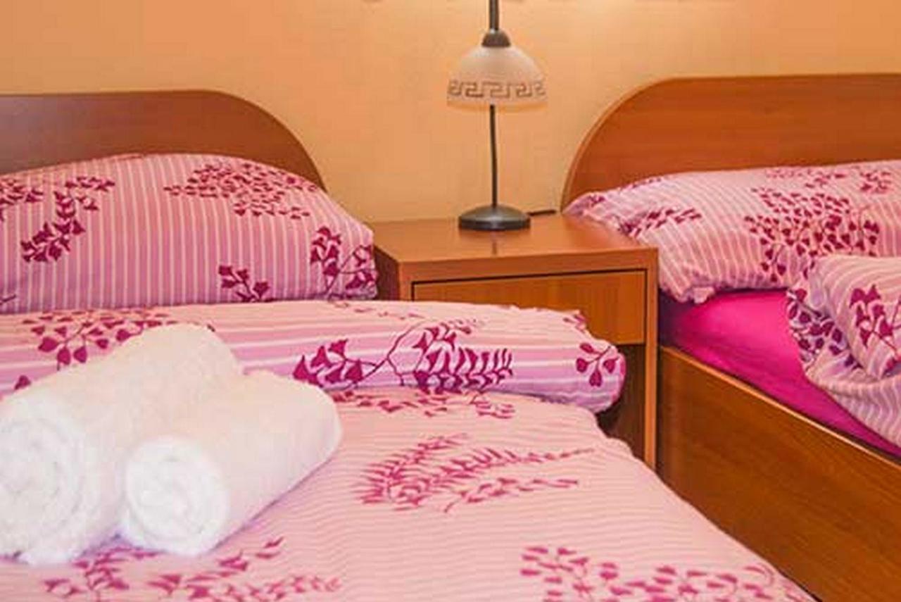 Apartments Barisic Hrvatskih Zrtava 404 Seget Vranjica Trogir Eksteriør bilde